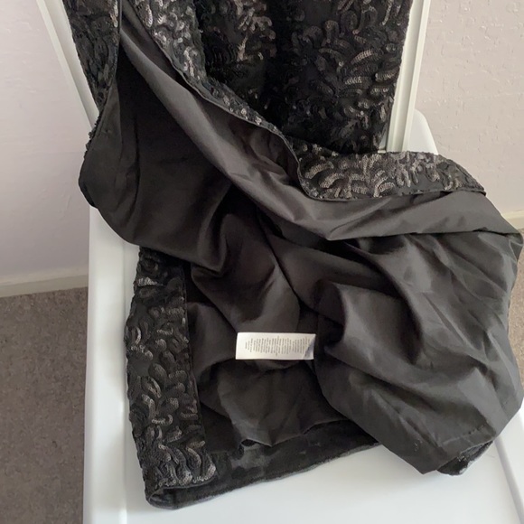 New with tags! Aidan Mattox black sleeveless jersey/sequin long dress. Size 4 - Picture 7 of 8